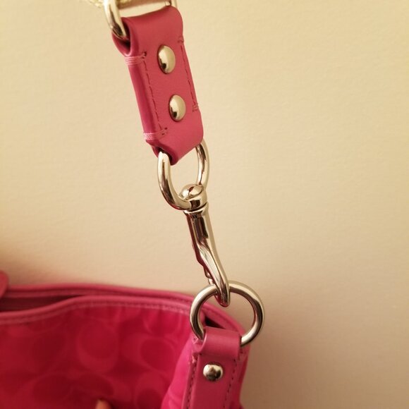 Coach Signature crossbody purse - Picture 10 of 12